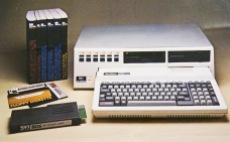 Με το PC Pack, η Spectravideo επιχειρούσε να αναβαθμίσει τον SV-328 σε έναν επαγγελματικό υπολογιστή. Γι' αυτό ο SVI-605 Super Expander ενσωμάτωνε δύο FDD των 5,25'' και συνοδευόταν από εξωτερική κάρτα 80 στηλών και λειτουργικό σύστημα CP/M.