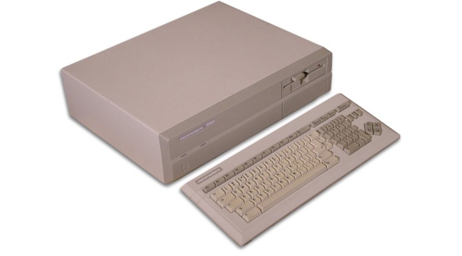 04/ 04/ 1985 | Commodore 900