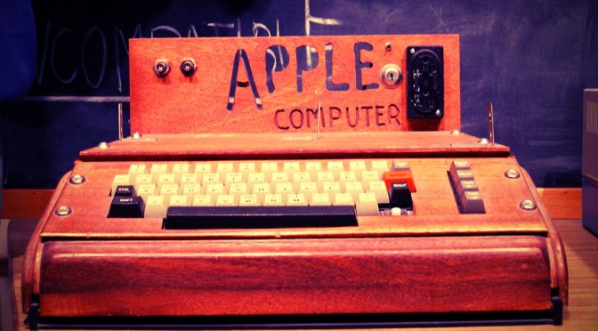 11/ 04/ 1976 | Apple I