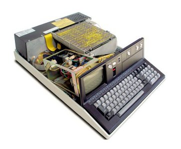 Η αρχική φιλοσοφία σχεδιασμού των προσωπικών υπολογιστών της IBM ήταν "ολα σε ένα". Οι IBM 5100, 5110 και 5120, ενσωμάτωναν οθόνη, πληκτρολόγιο και μέσο αποθήκευσης, σε ένα κοινό πλαίσιο.